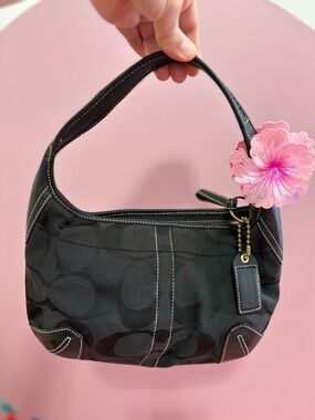 Coach Signature Hobo Ergo Shoulder Bag 🖤